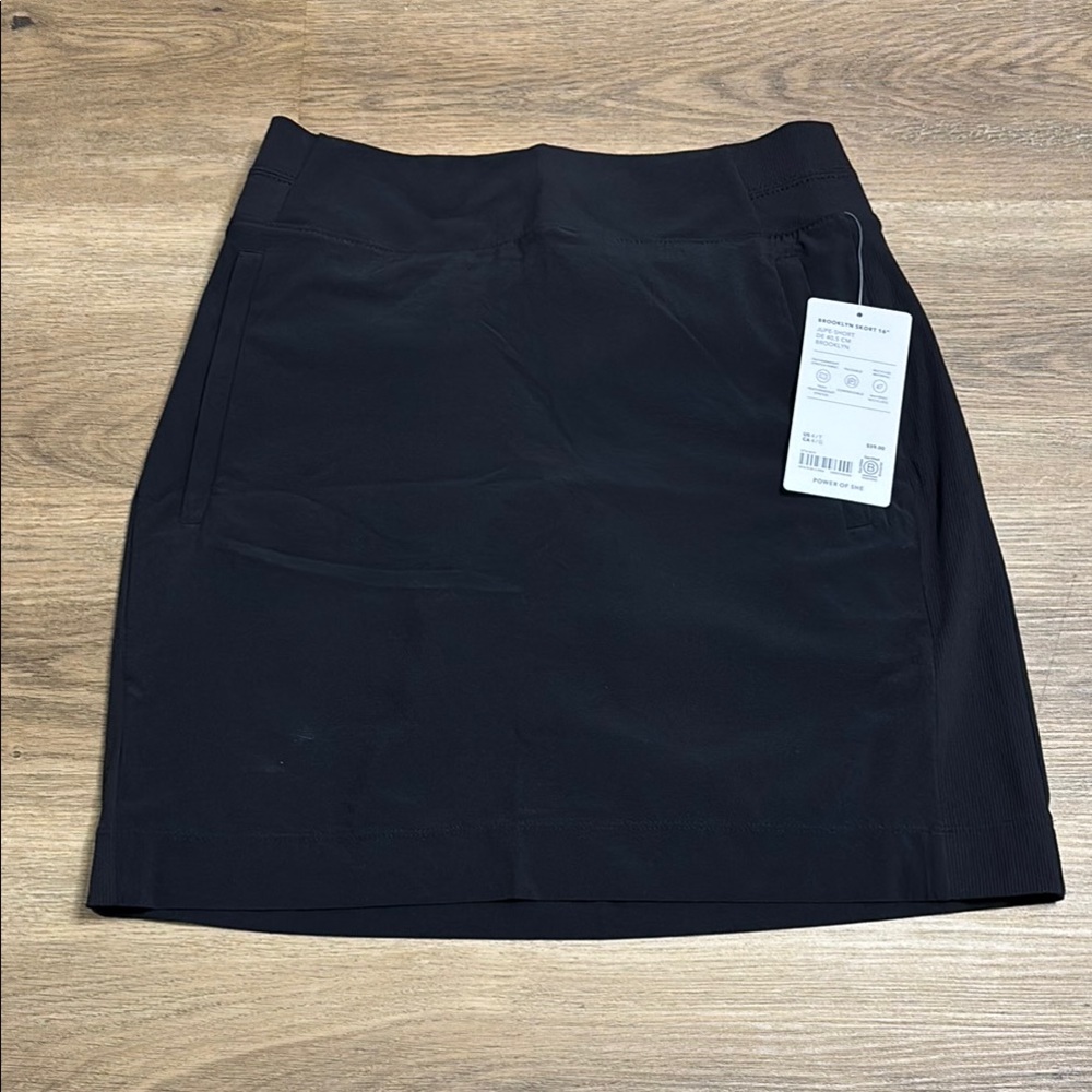 Athleta size 4 Women's Black Skort (bin11)